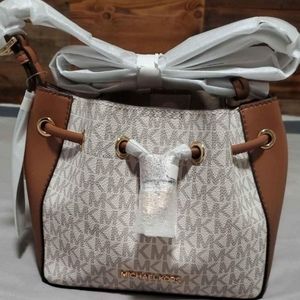 Michael kors Phoebe bucket bag